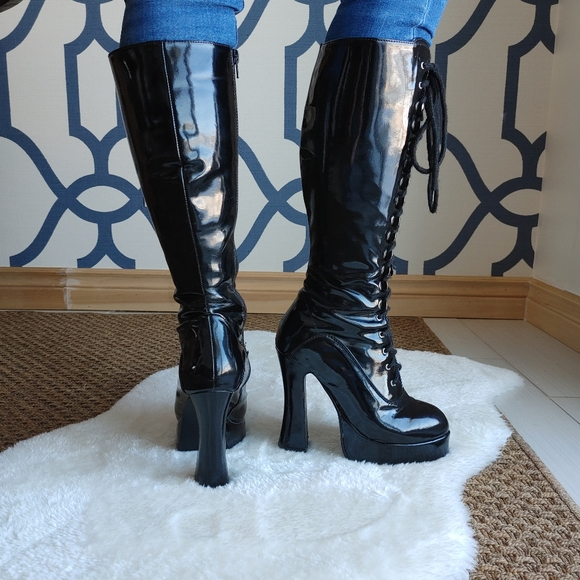 Ellie Easy Knee High Vinyl Platform Lace Up Boots - Picture 5 of 8